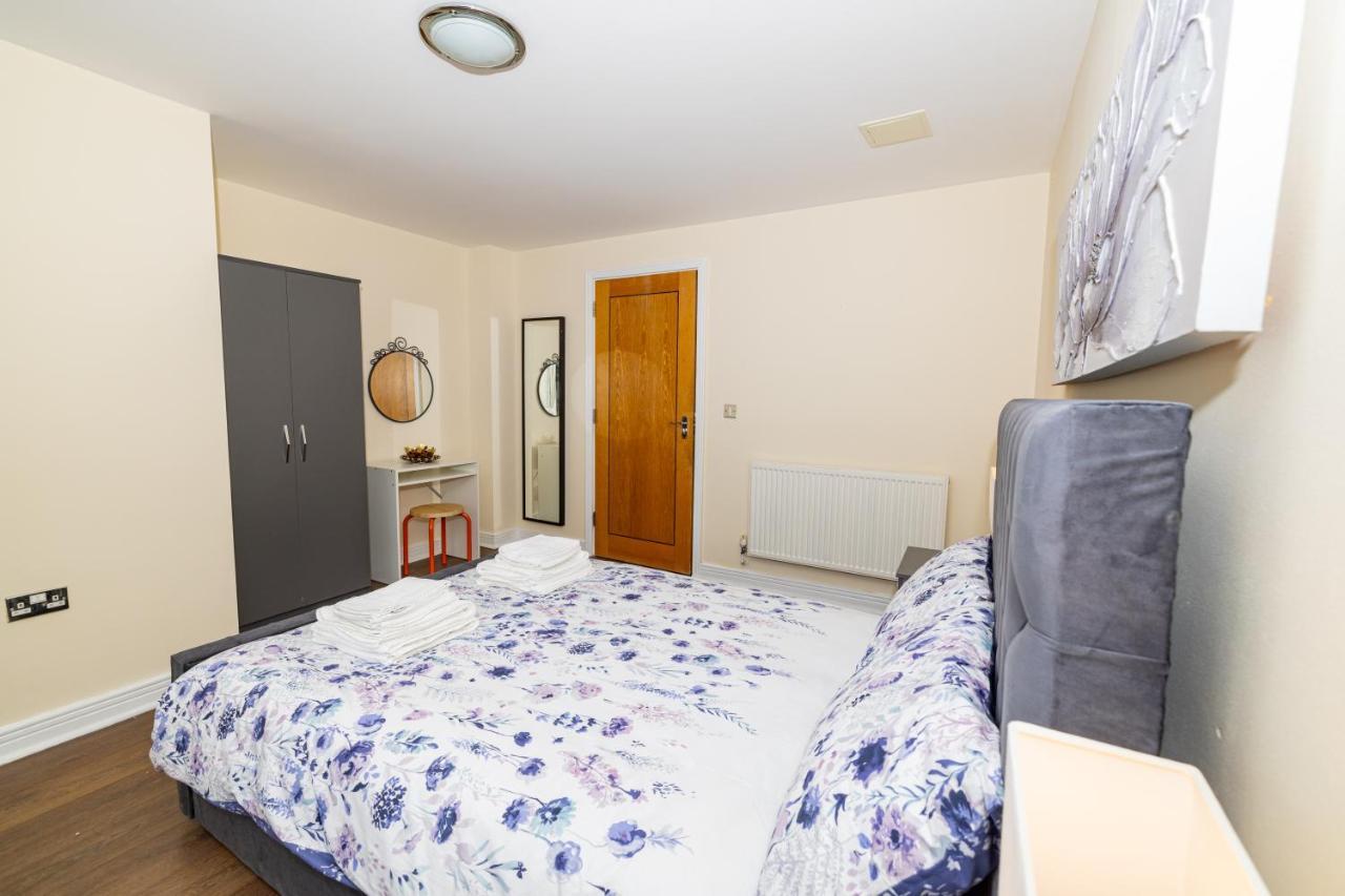 Two Bed Apartment Near Canary Wharf 런던 외부 사진