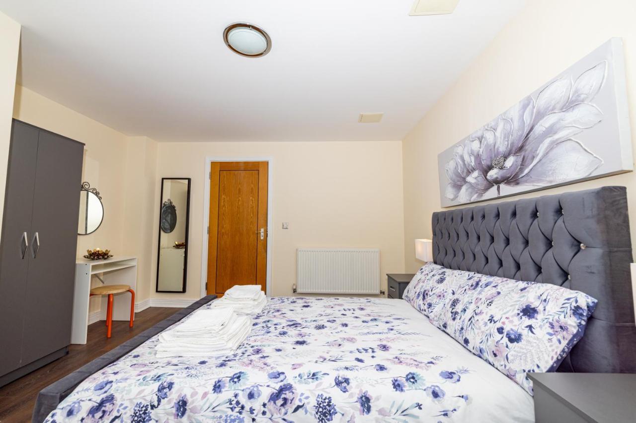 Two Bed Apartment Near Canary Wharf 런던 외부 사진