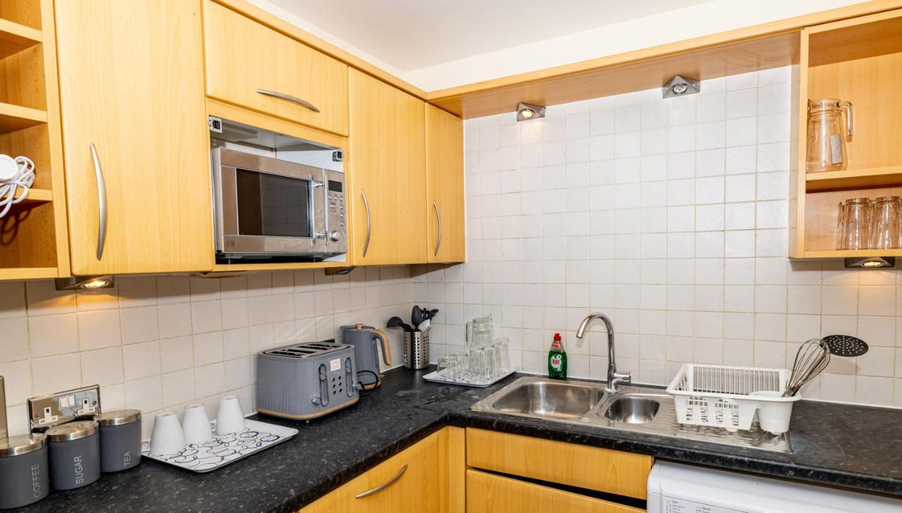 Two Bed Apartment Near Canary Wharf 런던 외부 사진