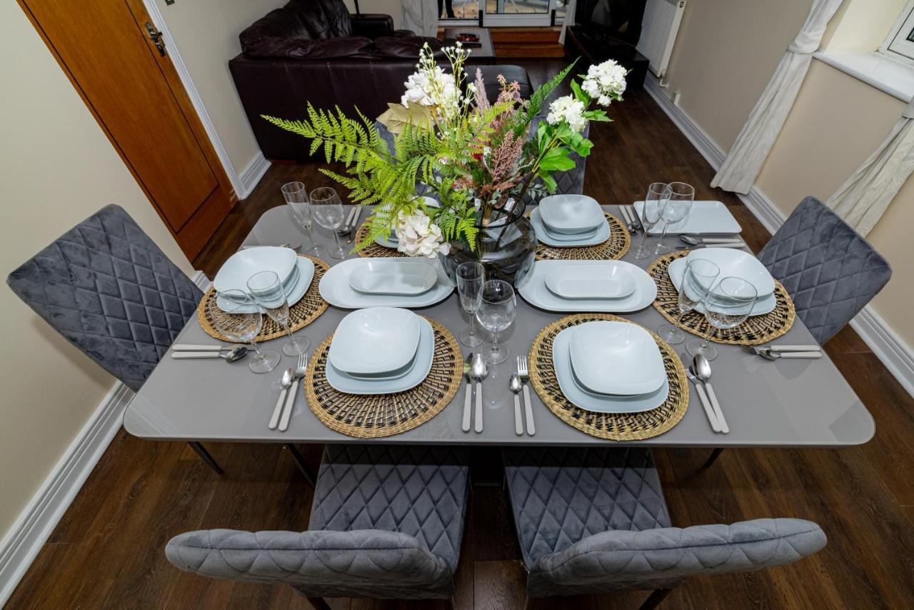 Two Bed Apartment Near Canary Wharf 런던 외부 사진