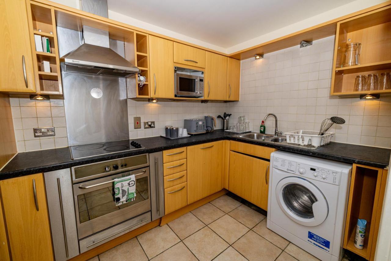 Two Bed Apartment Near Canary Wharf 런던 외부 사진