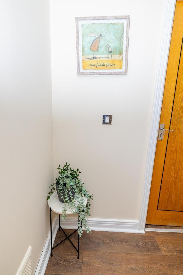 Two Bed Apartment Near Canary Wharf 런던 외부 사진
