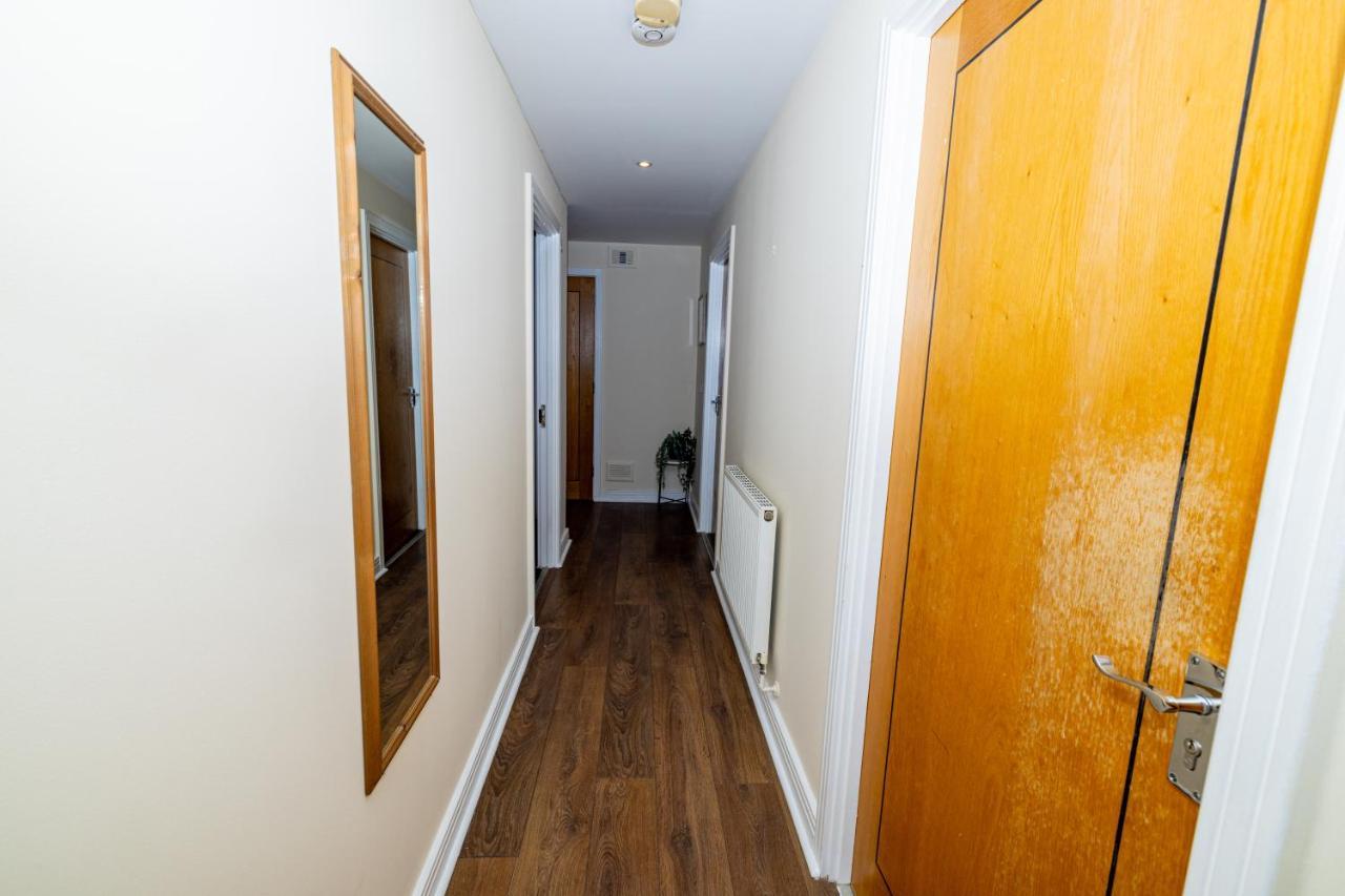 Two Bed Apartment Near Canary Wharf 런던 외부 사진