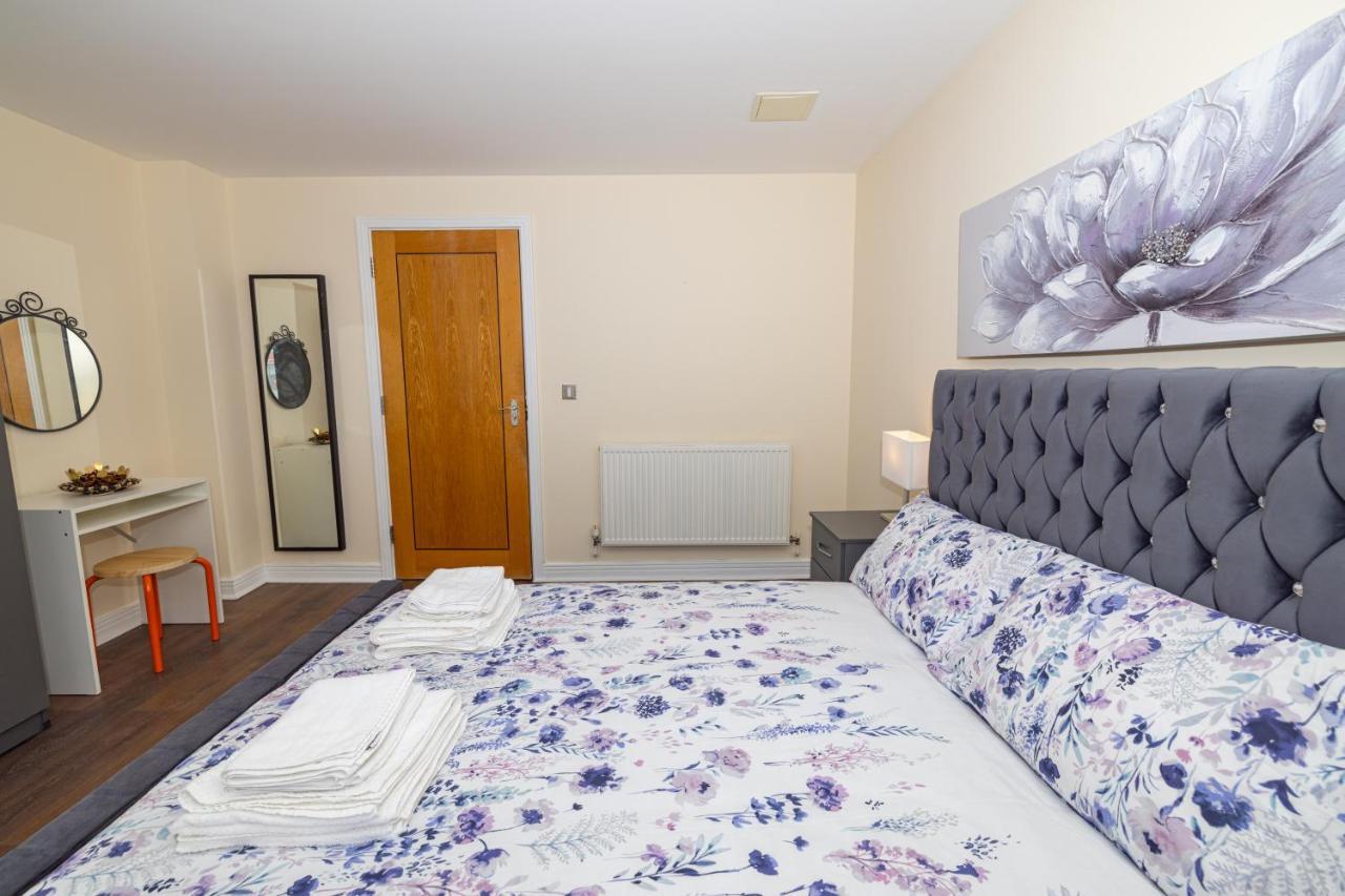 Two Bed Apartment Near Canary Wharf 런던 외부 사진