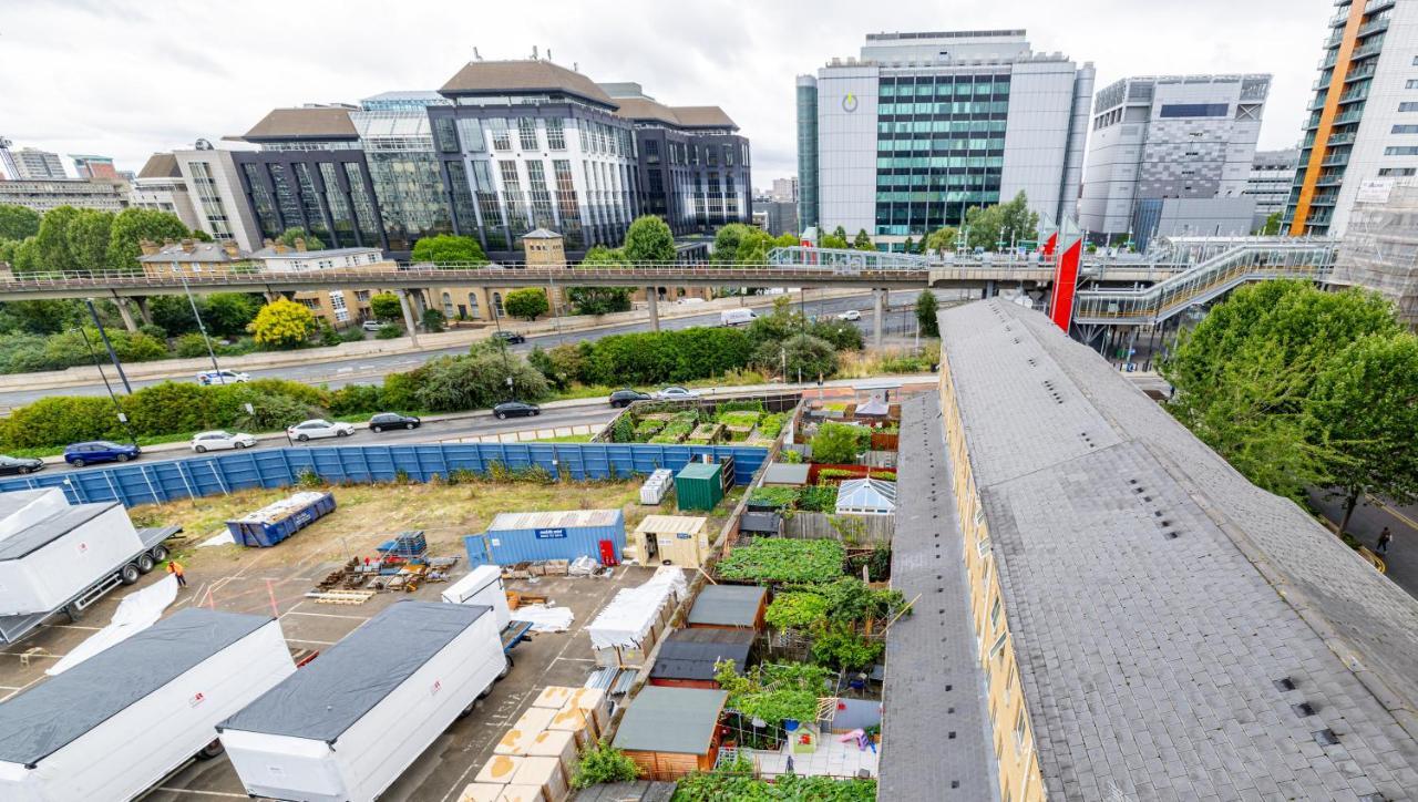Two Bed Apartment Near Canary Wharf 런던 외부 사진
