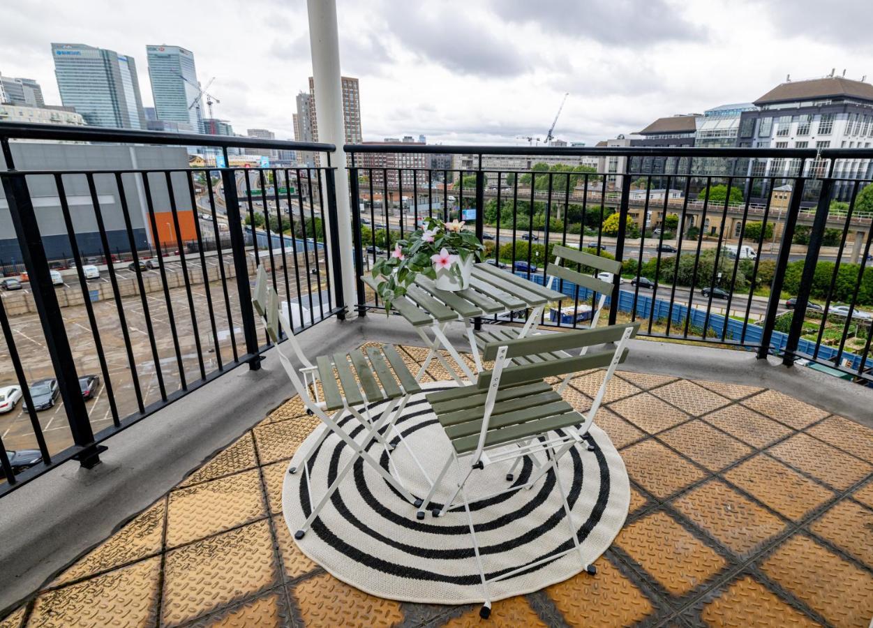 Two Bed Apartment Near Canary Wharf 런던 외부 사진