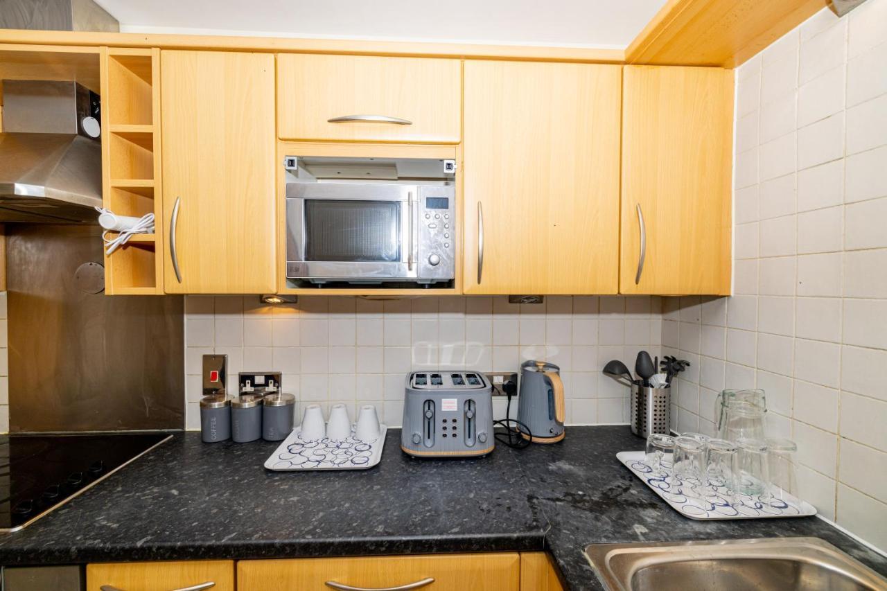 Two Bed Apartment Near Canary Wharf 런던 외부 사진